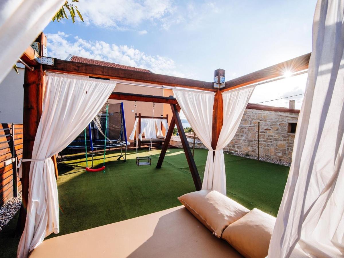 Splendid Holiday Home In Jasenice Maslenica Esterno foto